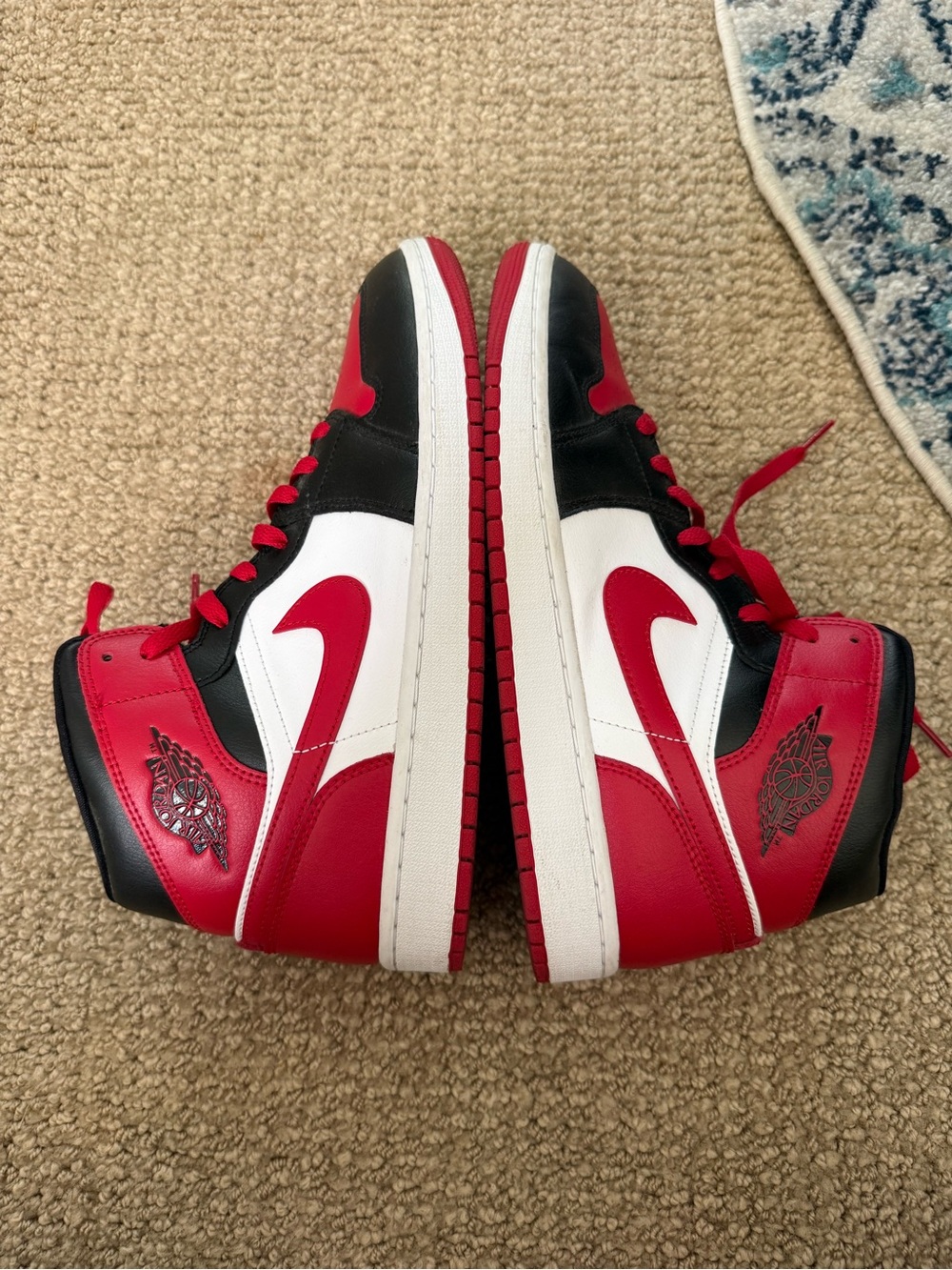 Air Jordan 1 Mid Alternate Bred Toe - Picture 6 of 7